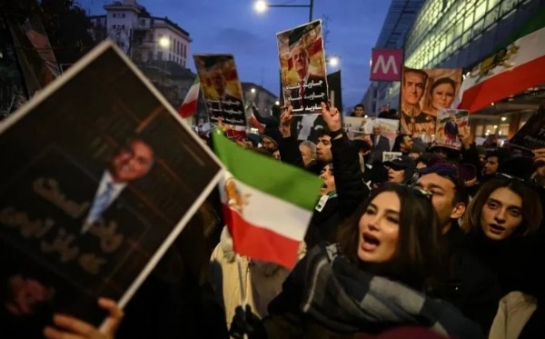 ABD İran'a saldırısını durdurdu mu? Trump'ın kararının perde arkası